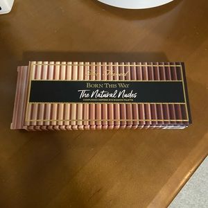 Too Faced The Natural Nudes eyeshadow palette